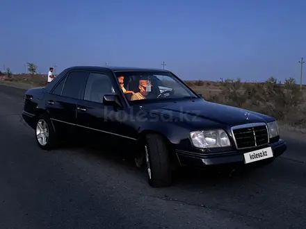 Mercedes-Benz E 200 1995 года за 1 700 000 тг. в Балхаш – фото 2