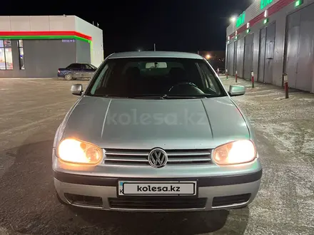 Volkswagen Golf 2002 года за 750 000 тг. в Актобе