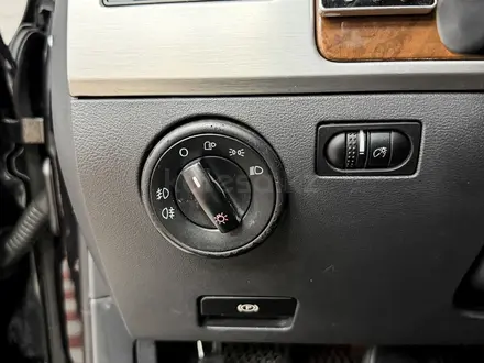 Volkswagen Touareg Exclusive Atmosphere 2007 года за 6 490 000 тг. в Алматы – фото 10