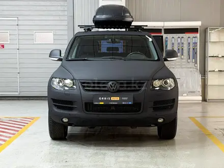 Volkswagen Touareg Exclusive Atmosphere 2007 года за 6 490 000 тг. в Алматы – фото 2