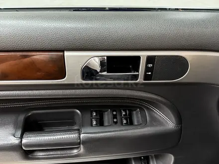 Volkswagen Touareg Exclusive Atmosphere 2007 года за 6 490 000 тг. в Алматы – фото 11