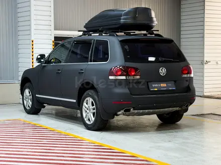 Volkswagen Touareg Exclusive Atmosphere 2007 года за 6 490 000 тг. в Алматы – фото 6