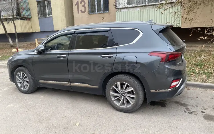 Hyundai Santa Fe 2020 года за 14 500 000 тг. в Алматы