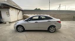 Hyundai Solaris 2013 года за 2 200 000 тг. в Шымкент – фото 4