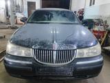 Lincoln Town Car 1999 года за 600 000 тг. в Астана