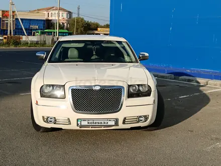 Chrysler 300C 2005 года за 6 000 000 тг. в Актобе – фото 4