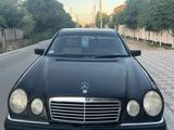 Mercedes-Benz E 320 1996 годаүшін2 800 000 тг. в Актау – фото 2