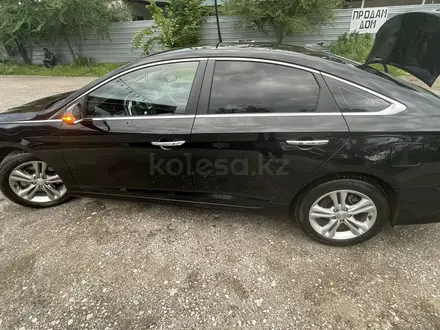 Hyundai Sonata 2018 года за 9 000 000 тг. в Алматы – фото 14