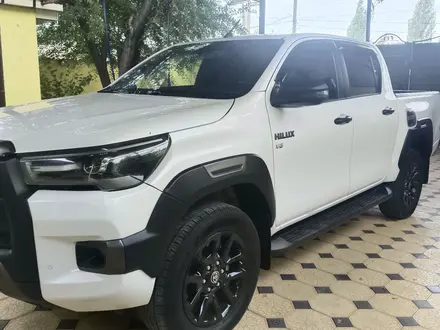 Toyota Hilux 2021 года за 21 000 000 тг. в Шымкент