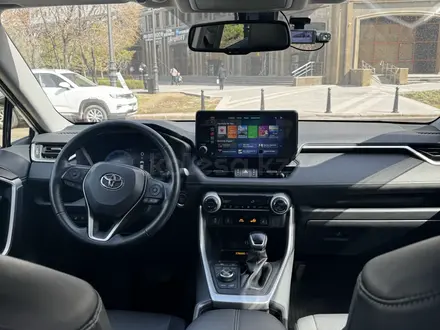 Toyota RAV4 2022 года за 18 800 000 тг. в Астана – фото 6