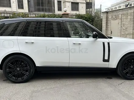 Land Rover Range Rover 2022 года за 105 000 000 тг. в Алматы – фото 4