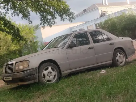 Mercedes-Benz E 230 1989 года за 900 000 тг. в Кокшетау – фото 4