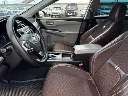 Toyota Camry 2014 года за 7 900 000 тг. в Атырау – фото 11