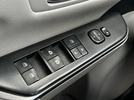 Toyota Camry 2014 года за 7 900 000 тг. в Атырау – фото 13