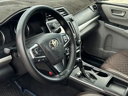 Toyota Camry 2014 года за 7 900 000 тг. в Атырау – фото 12