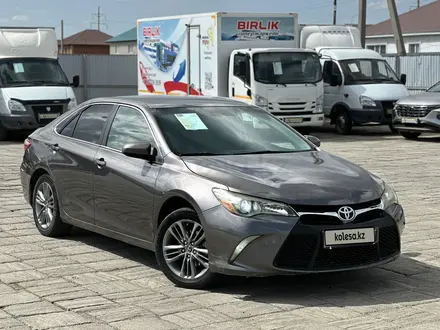 Toyota Camry 2014 года за 7 900 000 тг. в Атырау – фото 2