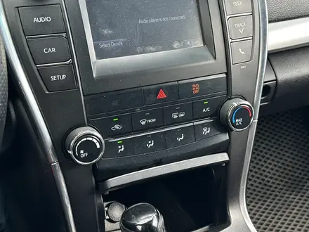 Toyota Camry 2014 года за 7 900 000 тг. в Атырау – фото 21