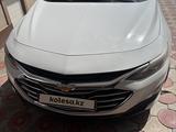 Chevrolet Malibu 2022 года за 8 999 100 тг. в Тараз – фото 2