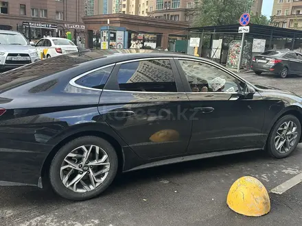 Hyundai Sonata 2022 года за 12 100 000 тг. в Алматы – фото 3