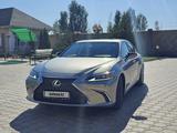 Lexus ES 250 2019 года за 22 000 000 тг. в Атырау