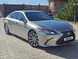 Lexus ES 250 2019 года за 22 000 000 тг. в Атырау – фото 2