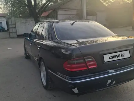 Mercedes-Benz E 280 1999 года за 3 000 000 тг. в Алматы – фото 3