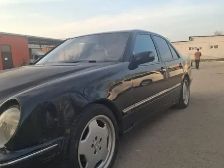 Mercedes-Benz E 280 1999 года за 3 000 000 тг. в Алматы – фото 4