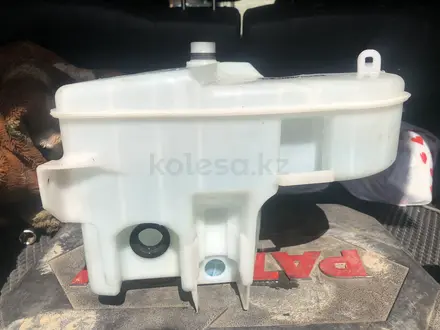 Бочок омывателя gs 300 190 за 10 000 тг. в Караганда