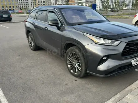 Toyota Highlander 2021 года за 20 000 000 тг. в Астана