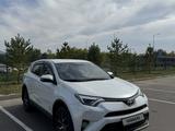 Toyota RAV4 2018 годаүшін11 000 000 тг. в Усть-Каменогорск – фото 4