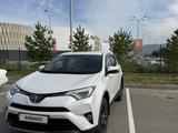 Toyota RAV4 2018 годаүшін11 000 000 тг. в Усть-Каменогорск – фото 2