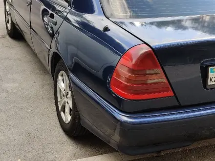 Mercedes-Benz C 180 1995 года за 2 024 000 тг. в Алматы – фото 6