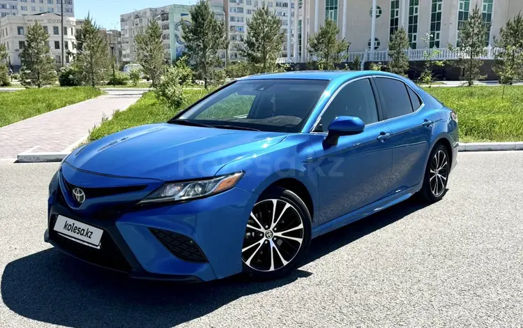 Toyota Camry 2020 года за 11 500 000 тг. в Астана