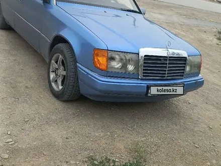 Mercedes-Benz E 220 1992 года за 1 500 000 тг. в Кызылорда – фото 3