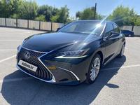 Lexus ES 300h 2020 года за 25 000 000 тг. в Шымкент