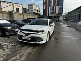 Toyota Camry 2019 года за 15 000 000 тг. в Алматы