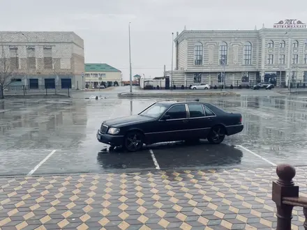 Mercedes-Benz S 300 1992 года за 1 800 000 тг. в Актау – фото 2