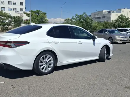 Toyota Camry 2021 года за 11 000 000 тг. в Актау – фото 4