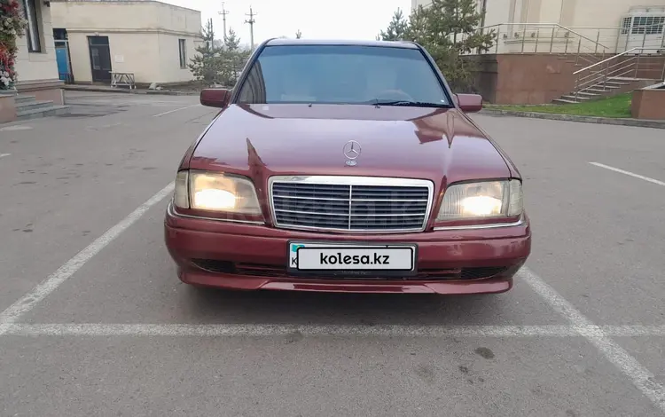 Mercedes-Benz C 200 1994 года за 1 750 000 тг. в Алматы