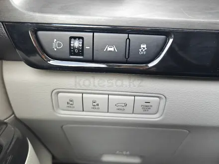 Kia Carnival 2022 года за 24 000 000 тг. в Алматы – фото 11