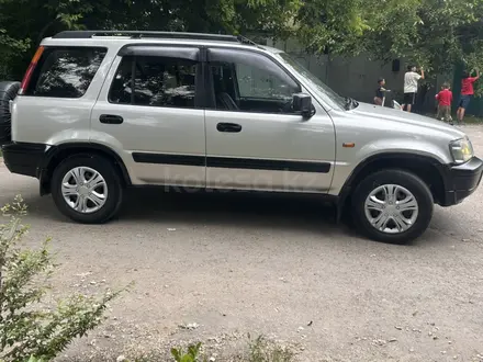 Honda CR-V 1997 года за 3 500 000 тг. в Алматы – фото 3