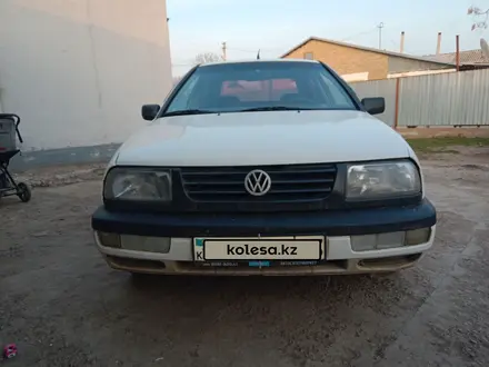 Volkswagen Vento 1996 года за 1 100 000 тг. в Жетысай – фото 3