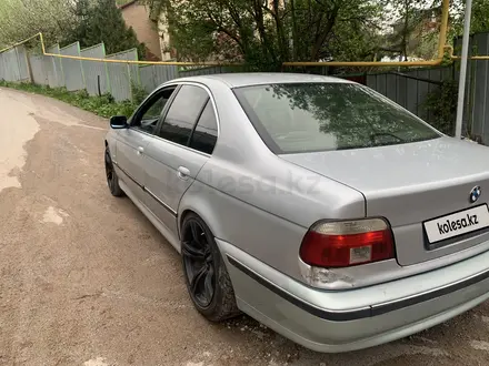 BMW 528 1996 года за 2 100 000 тг. в Алматы – фото 6