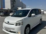 Toyota Voxy 2008 года за 5 500 000 тг. в Актау