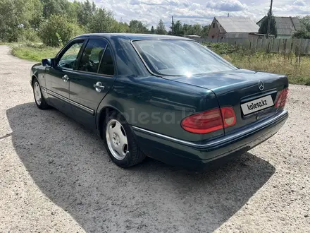 Mercedes-Benz E 280 1997 года за 2 500 000 тг. в Усть-Каменогорск – фото 5