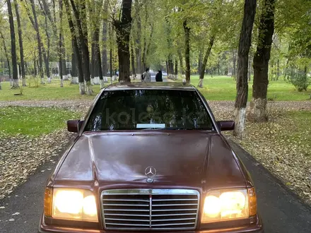 Mercedes-Benz E 220 1994 года за 1 800 000 тг. в Тараз – фото 5