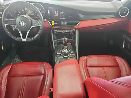 Alfa Romeo Giulia 2018 года за 7 300 000 тг. в Алматы – фото 7