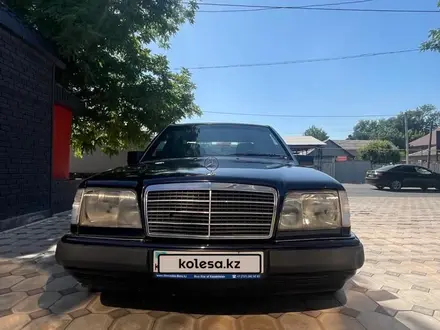 Mercedes-Benz E 220 1995 года за 2 200 000 тг. в Шымкент