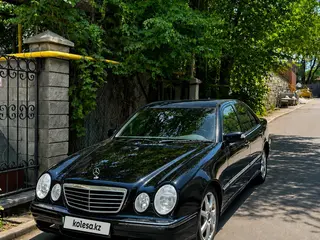 Mercedes-Benz E 320