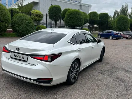 Lexus ES 250 2018 года за 21 200 000 тг. в Астана – фото 17